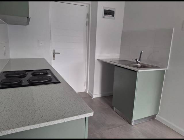 2 BEDROOM PROPERTY TO RENT IN PARKLANDS EAST